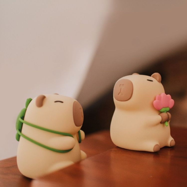  (Led Lamp - Kapibara Tourist - Mary's) - La Gamba Rossa Kortrijk